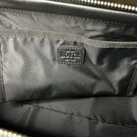 Royce Black Leather Men's Toiletry Bag - Picture 4 of 5